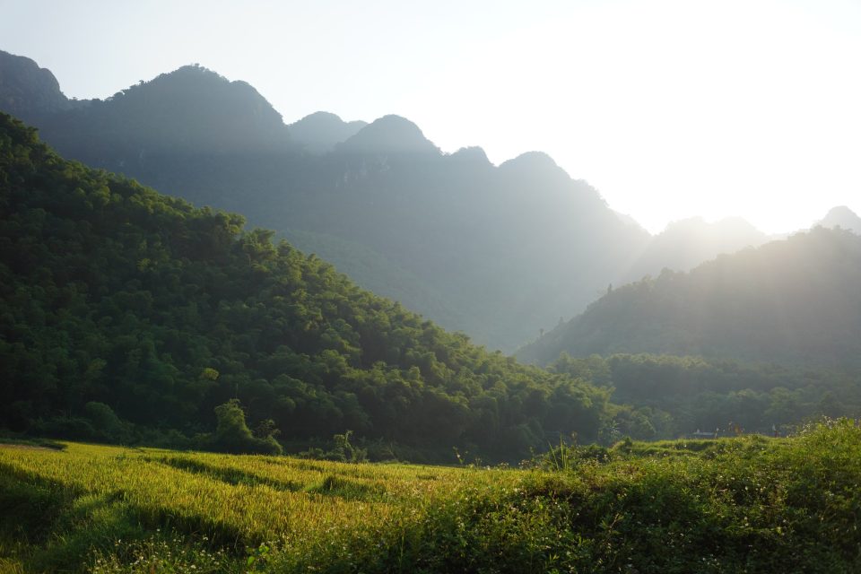 Tây Thanh Hoa du ký (03):……. Bên kia khúc cua